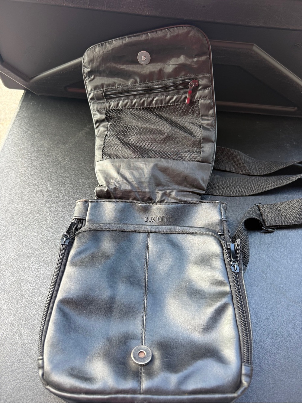 Buxton Black Leather Messenger Sling Bag - Picture 2 of 6